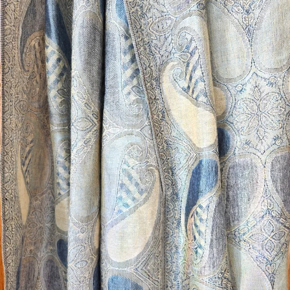 Elegant Paisley Scarf in Blue and Gold - Picture 8 of 14